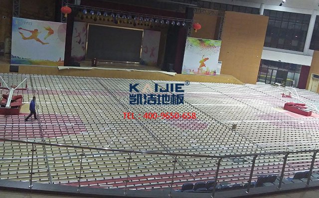 青島市黃島區(qū)第六中學(xué)體育館木地板案例——?jiǎng)P潔地板
