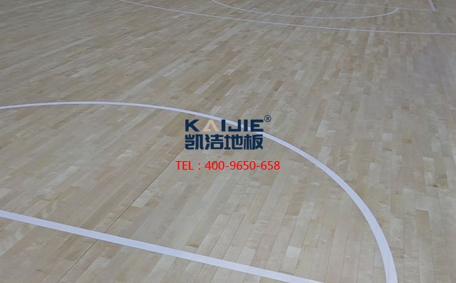 青島市黃島區(qū)第六中學(xué)體育館木地板案例——?jiǎng)P潔地板