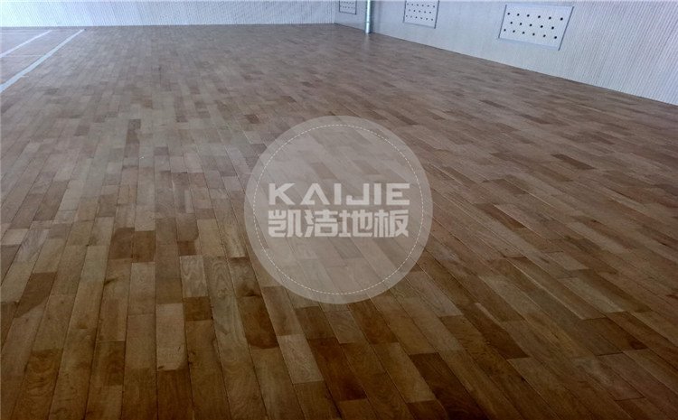 山西運城財經(jīng)學校羽毛球館木地板項目案例-凱潔籃球地板