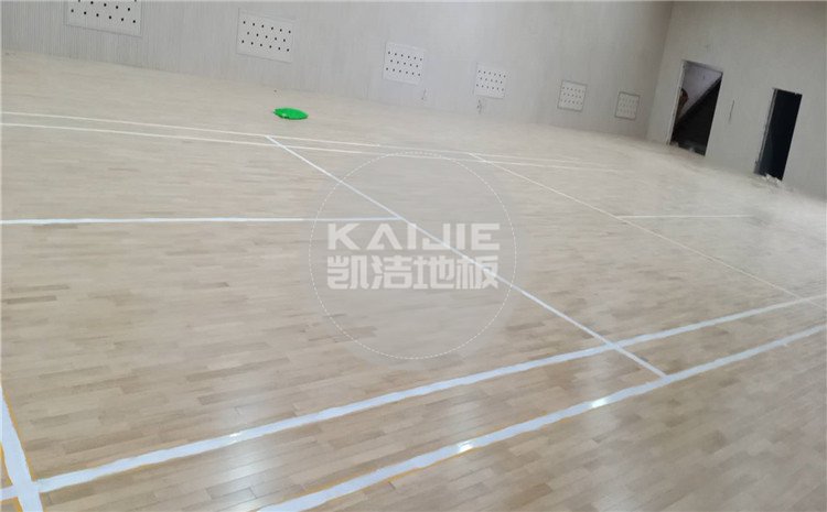 山西運城財經(jīng)學校羽毛球館木地板項目案例-凱潔籃球地板