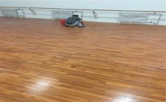 專業籃球地板多少錢合適-凱潔地板